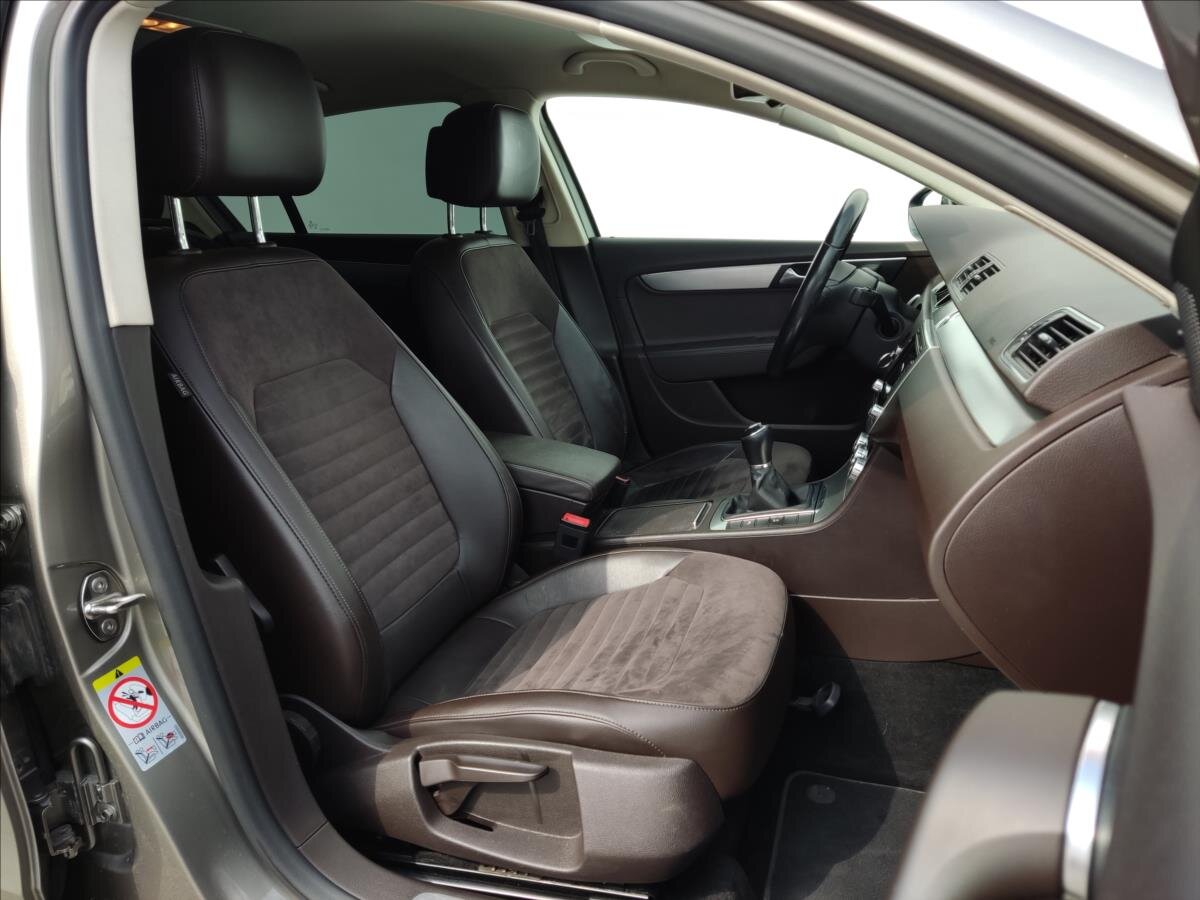 Volkswagen Passat Sedan / Limuzína 2,0 l 130 kw