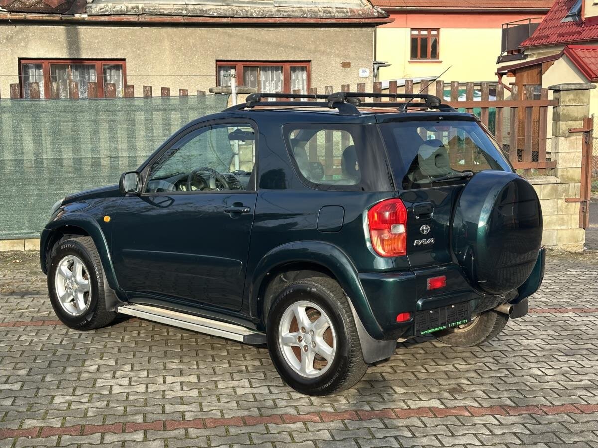 Toyota RAV4 SUV / Terénní 2,0 l 110 kw