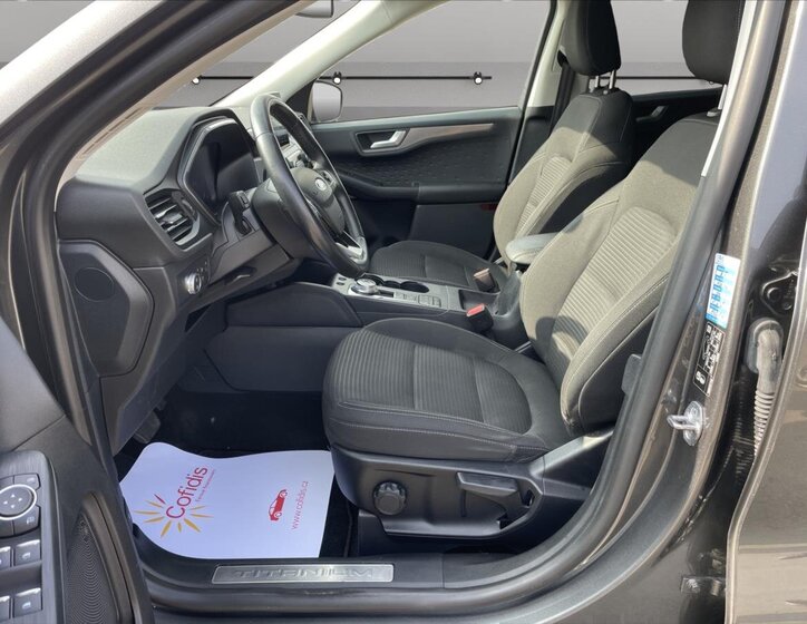 Ford Kuga SUV / Terénní 1,5 l 88 kw