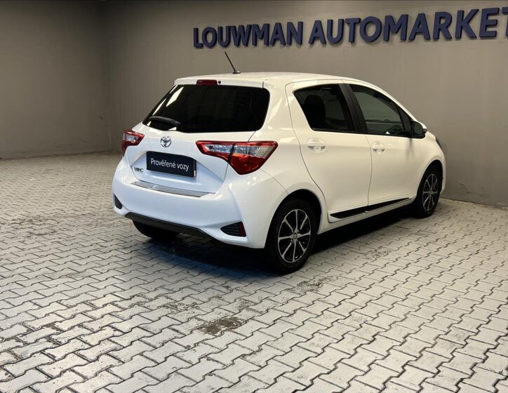 Toyota Yaris Kombi 1,5 l 82 kw