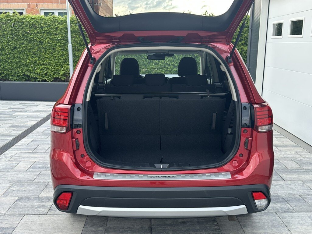 Mitsubishi Outlander SUV / Terénní 2,3 l 110 kw