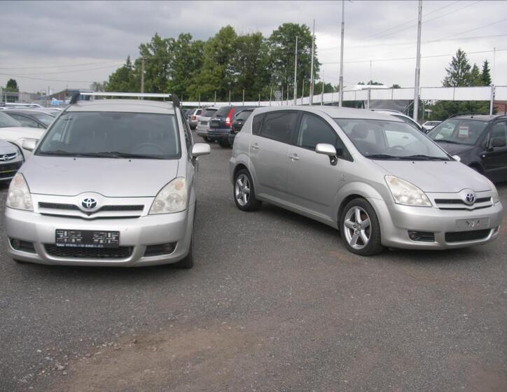 Toyota Corolla Verso 1