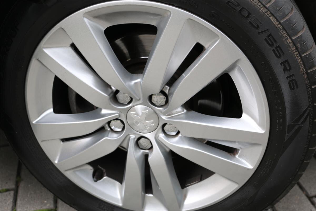 Peugeot 308 Kombi 1,5 l 96 kw