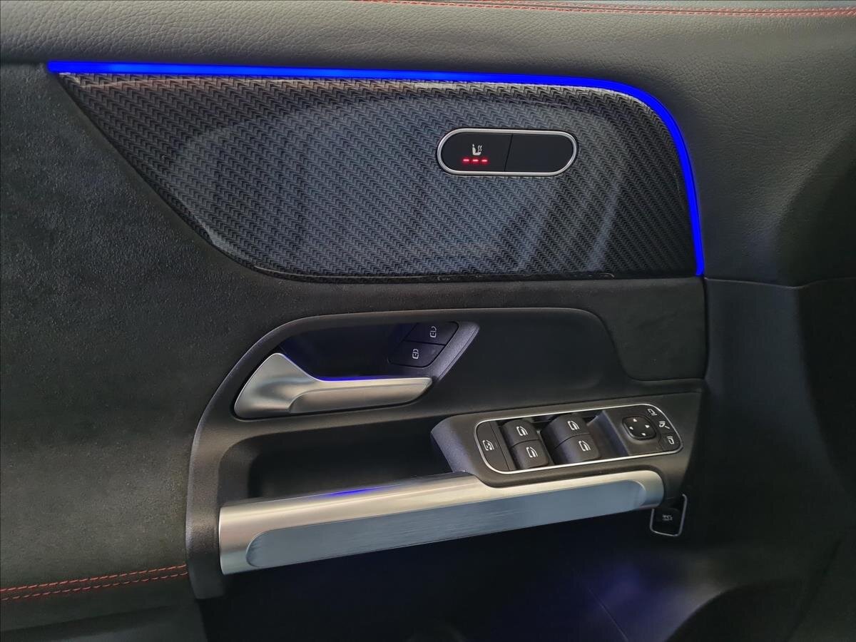 Mercedes-Benz GLB SUV 1,3 l 120 kw