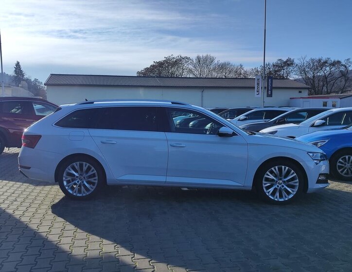 Škoda Superb 4