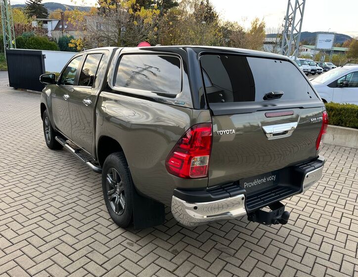 Toyota Hilux 4