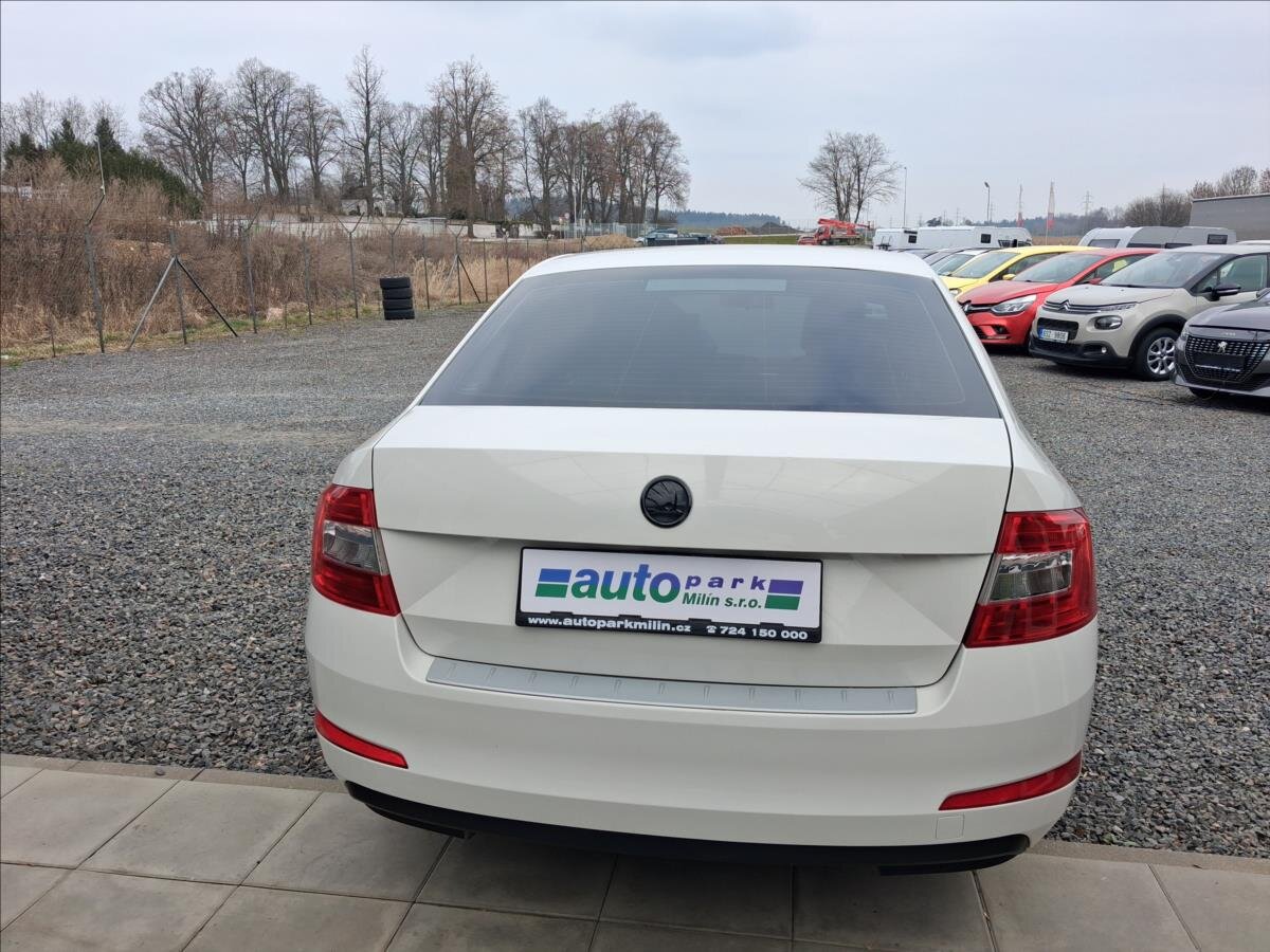 Škoda Octavia Sedan / Limuzína 1,6 l 66 kw