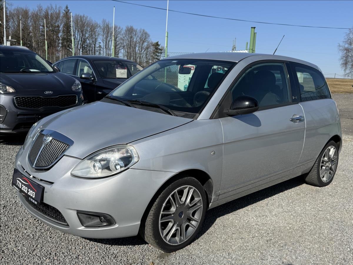 Lancia Y Hatchback 1,2 l 55 kw