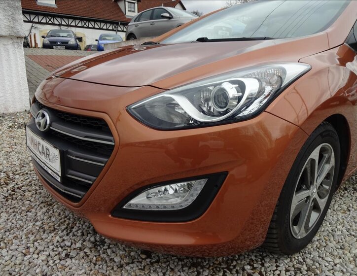 Hyundai i30 Kombi 1,6 l 99 kw