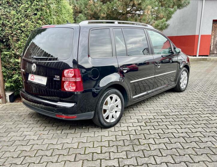 Volkswagen Touran 5
