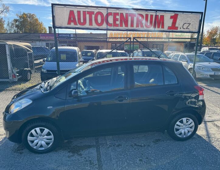 Toyota Yaris 24