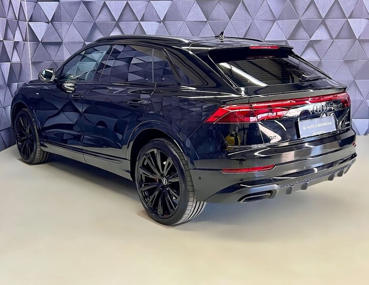 Audi Q8 SUV 3,0 l 210 kw
