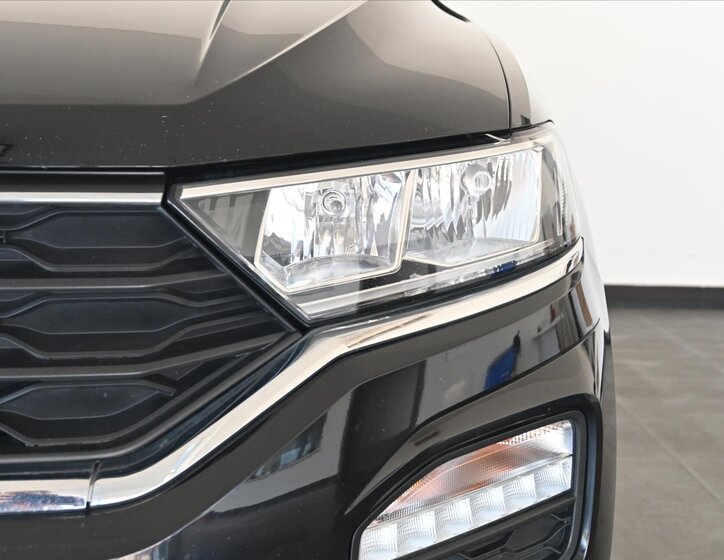 Volkswagen T-Roc SUV 1,6 l 85 kw