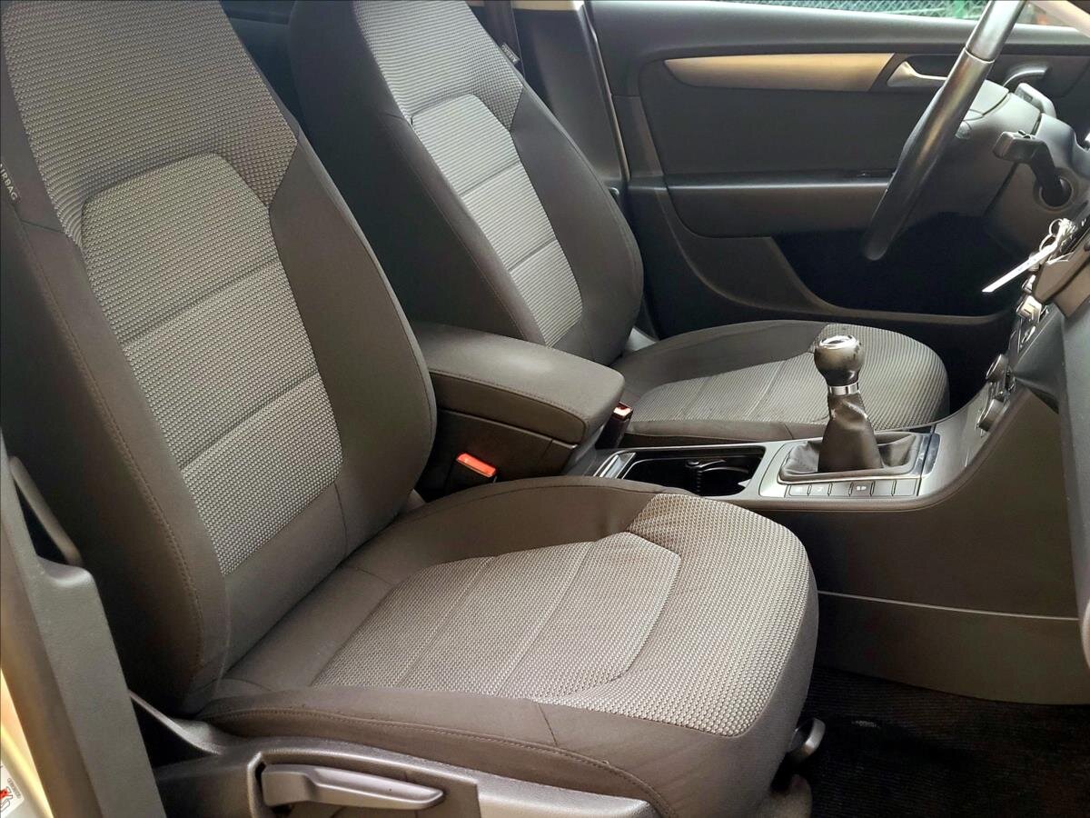 Volkswagen Passat Kombi 1,4 l 90 kw