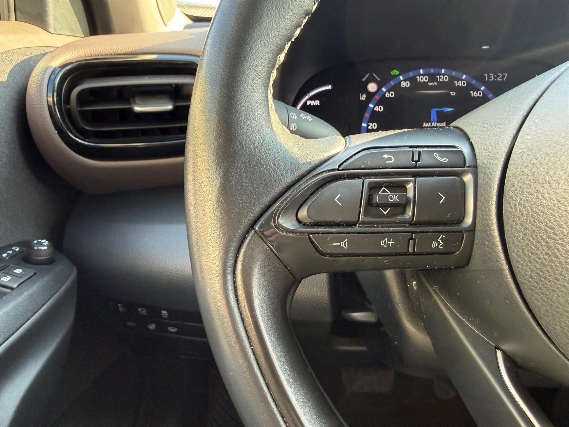 Toyota Yaris Cross SUV 1,5 l 68 kw