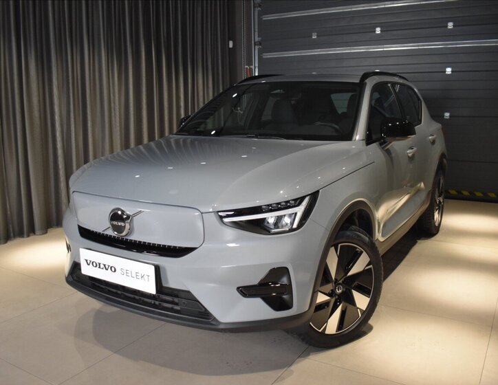 Volvo EX40 SUV / Terénní 0,0 185 kw