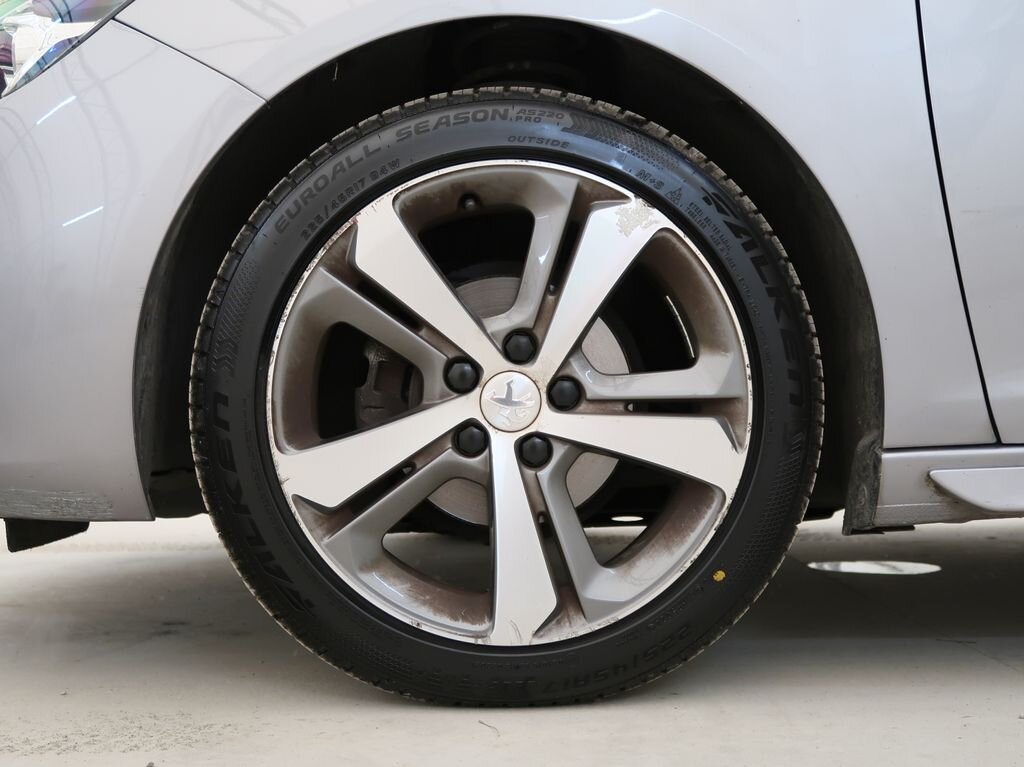 Peugeot 308 Hatchback 1,2 l 81 kw