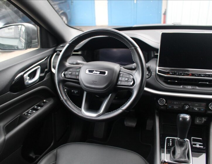 Jeep Compass SUV / Terénní 1,3 l 110 kw