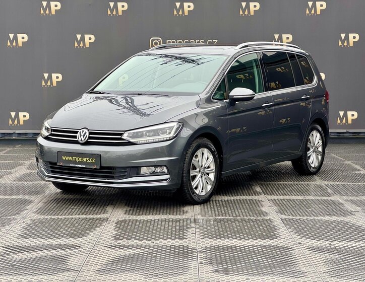 Volkswagen Touran 1