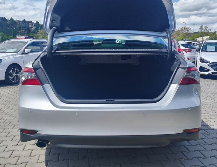 Toyota Camry Sedan / Limuzína 2,5 l 160 kw