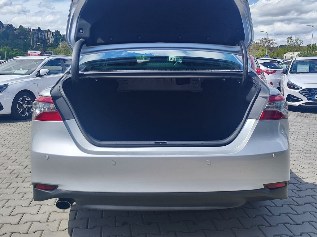 Toyota Camry Sedan / Limuzína 2,5 l 160 kw