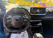 Peugeot 2008 8