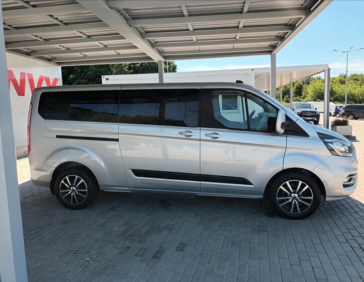 Ford Tourneo Custom VAN / Minibus 2,0 l 96 kw