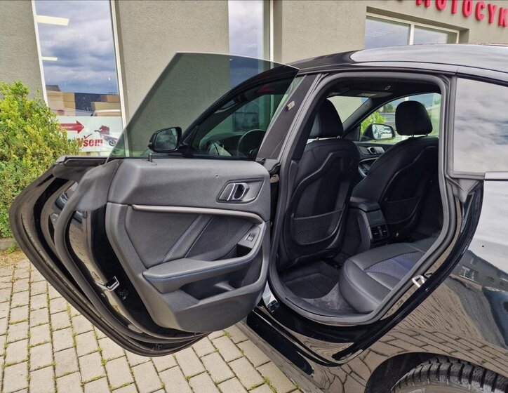 BMW Řada 2 18