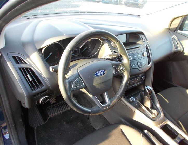 Ford Focus Hatchback 999,0 74 kw