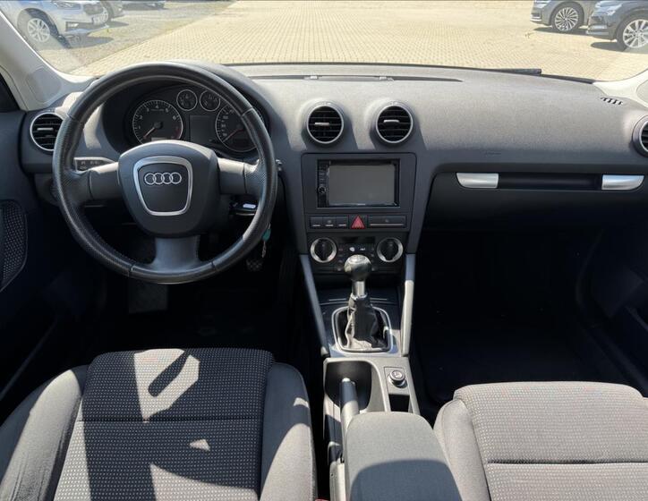 Audi A3 8