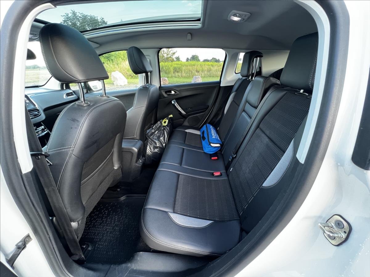 Peugeot 2008 SUV / Terénní 1,6 l 84 kw