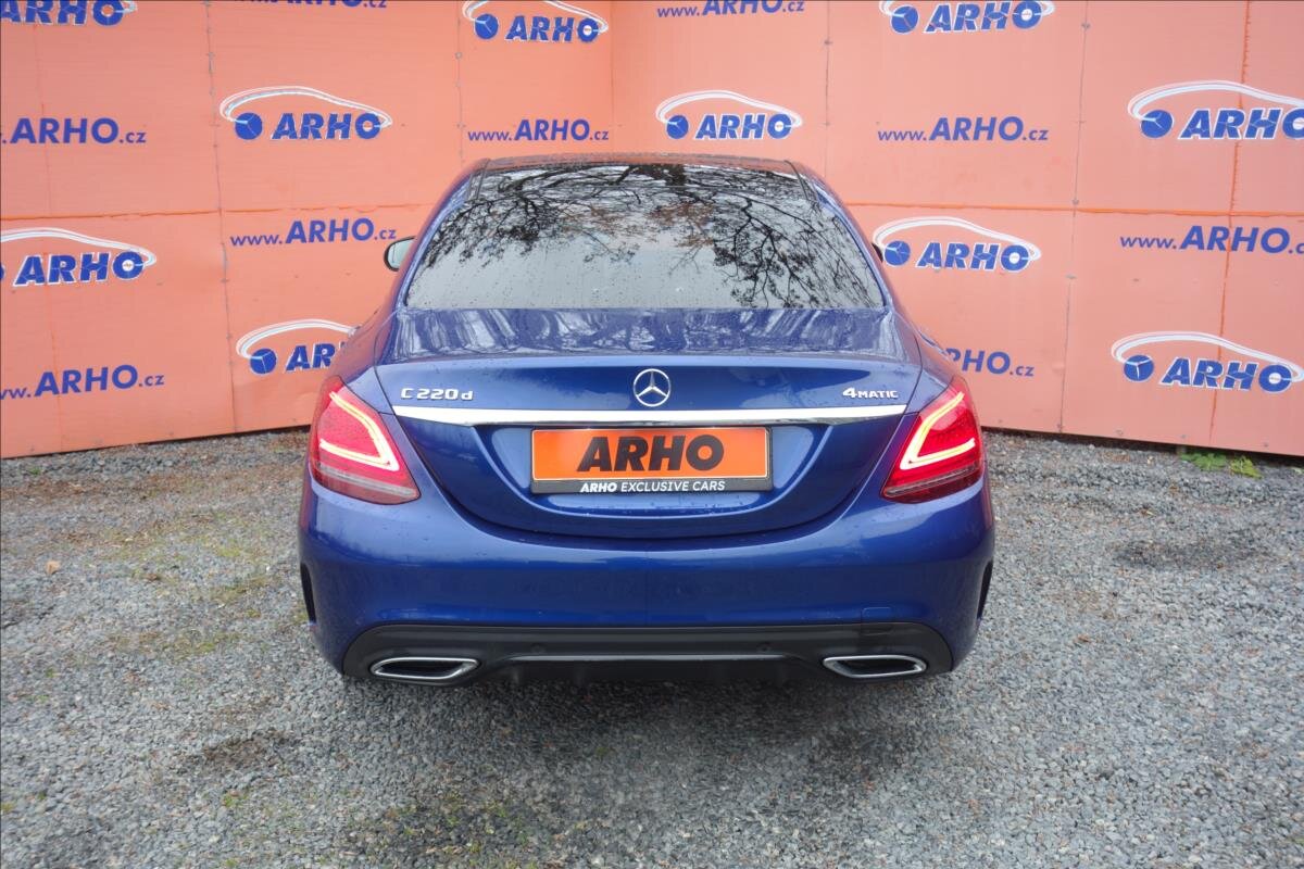 Mercedes-Benz Třídy C Sedan / Limuzína 2,0 l 143 kw