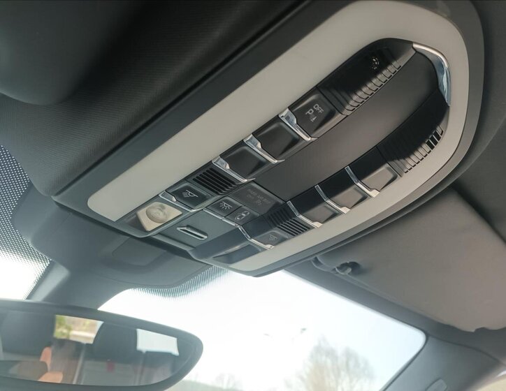 Porsche Cayenne Kombi 3,0 l 180 kw