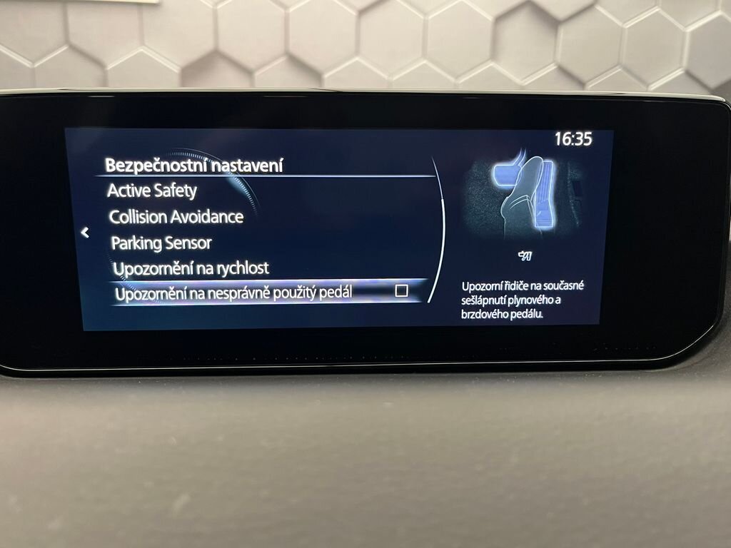 Mazda MX-30 SUV / Terénní 0,0 107 kw