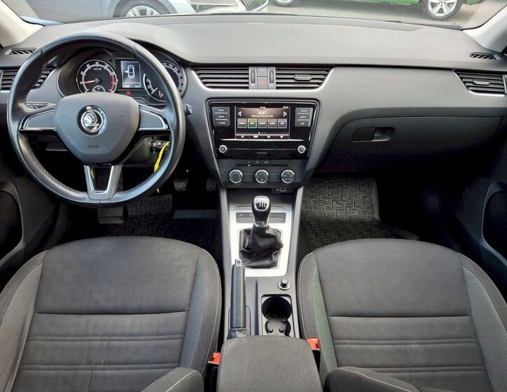 Škoda Octavia Sedan / Limuzína 1,5 l 110 kw