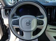 Volvo XC60 SUV / Terénní 2,0 l 145 kw