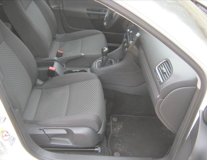 Volkswagen Golf Kombi 1,6 l 77 kw