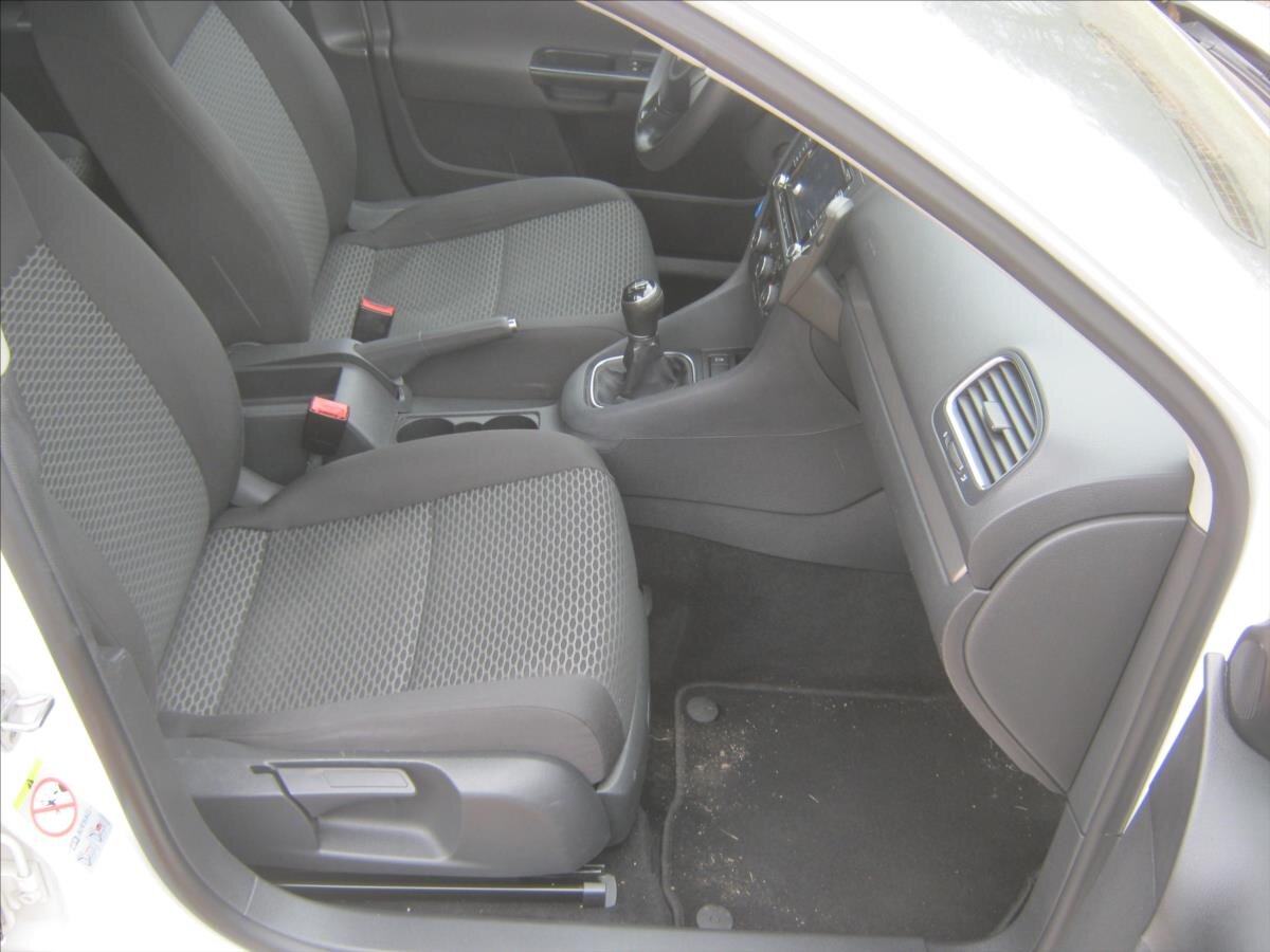 Volkswagen Golf Kombi 1,6 l 77 kw