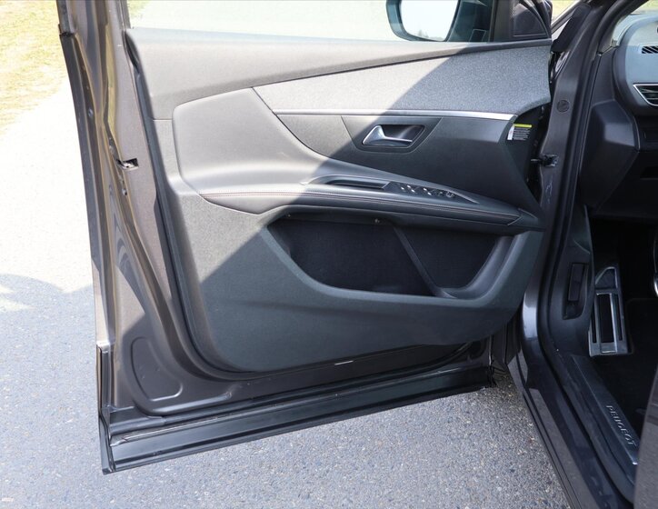 Peugeot 5008 SUV / Terénní 1,2 l 96 kw