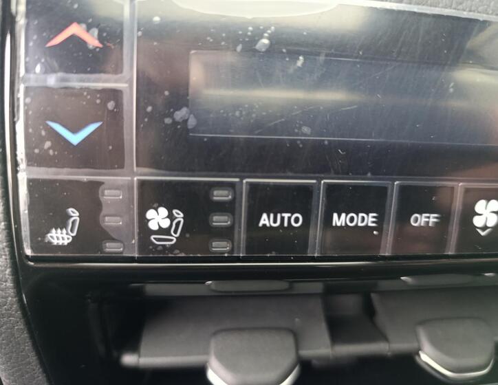 Jeep Grand Cherokee 14