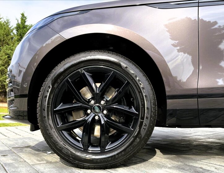 Land Rover Range Rover Velar SUV / Terénní 2,0 l 150 kw