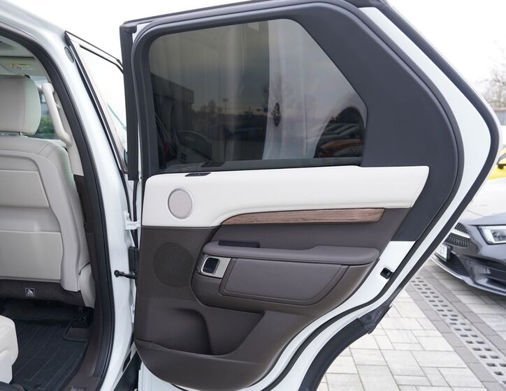 Land Rover Discovery 36