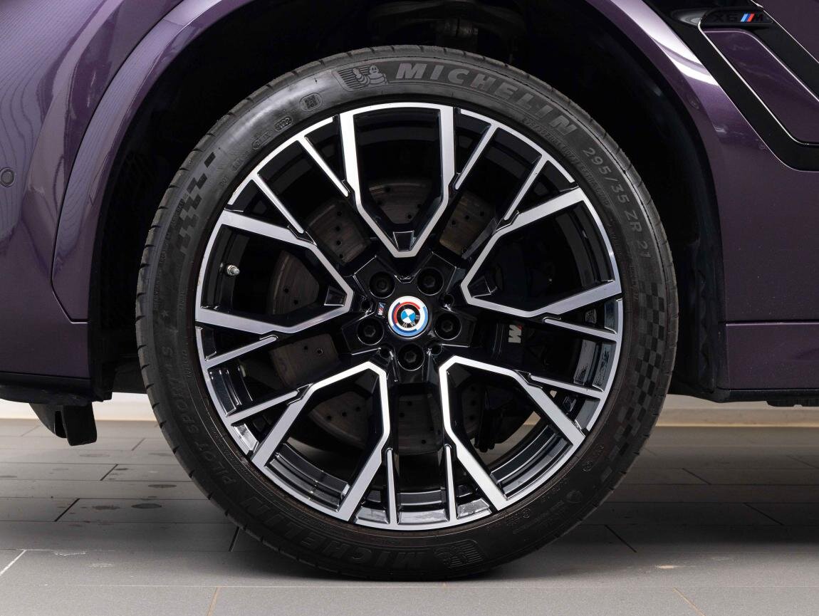 BMW X6 SUV 4,4 l 460 kw