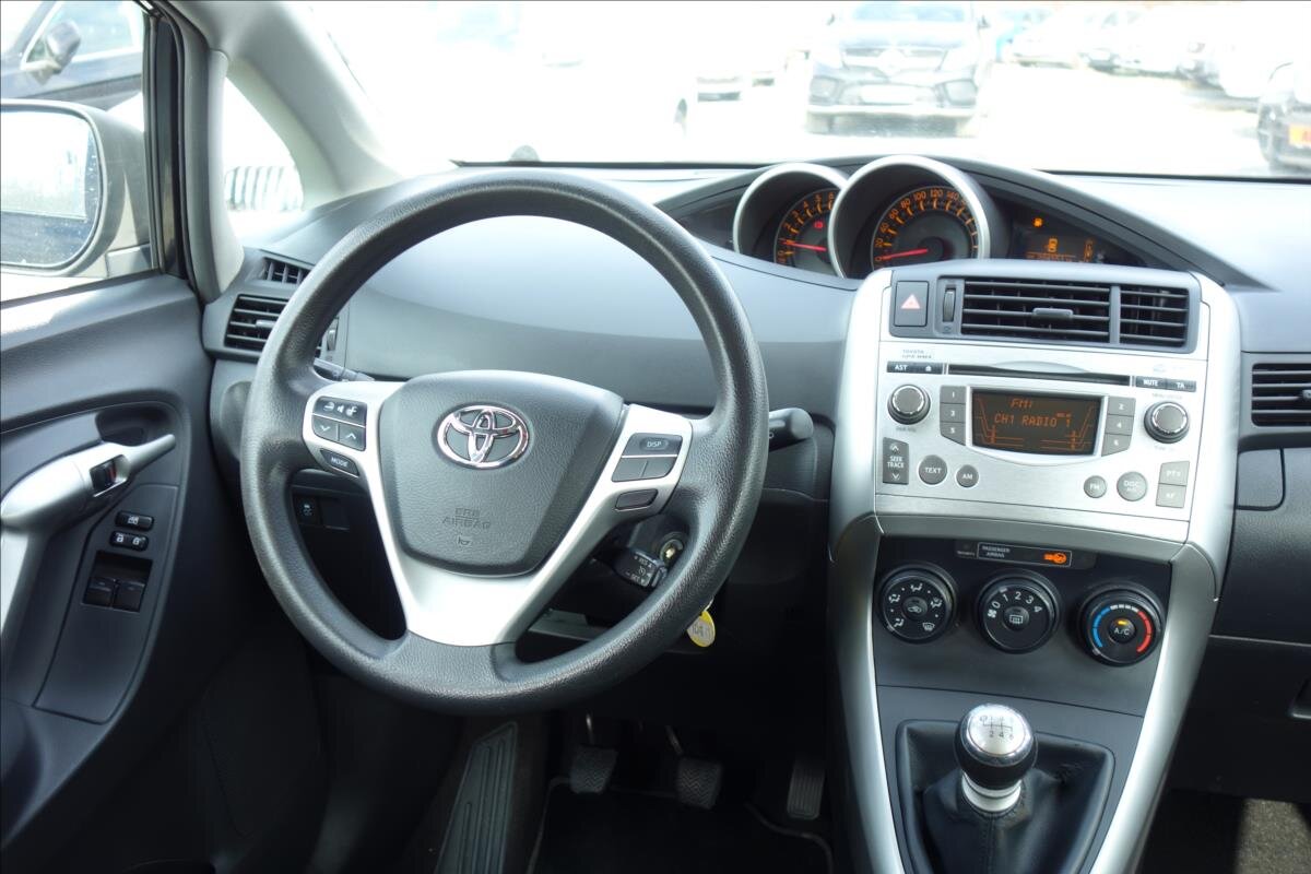 Toyota Verso MPV 1,6 l 97 kw