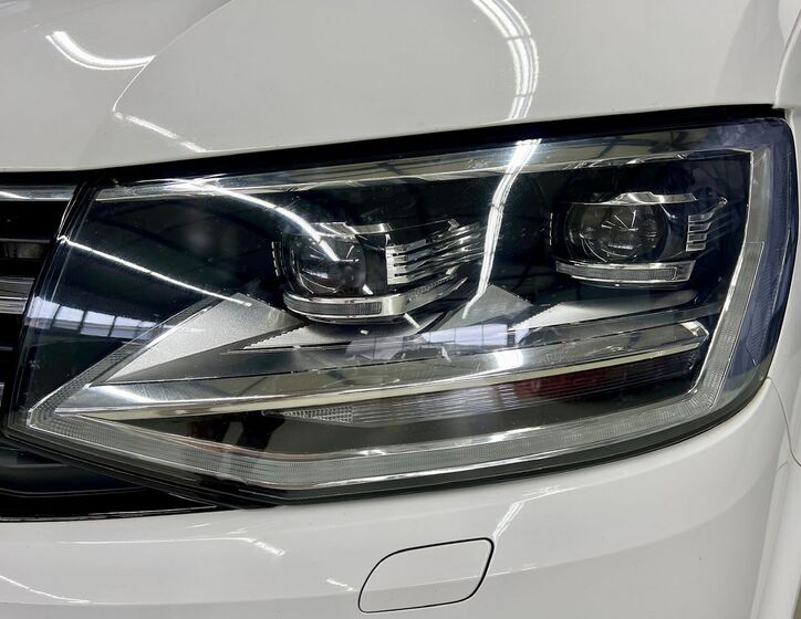 Volkswagen Multivan 8