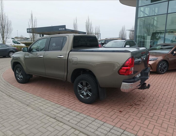 Toyota Hilux Pick-up 2,4 l 110 kw