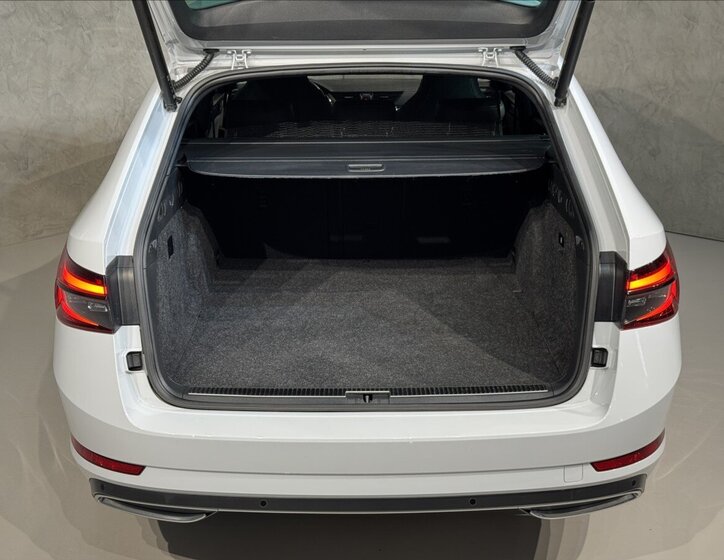 Škoda Superb Kombi 1,4 l 160 kw