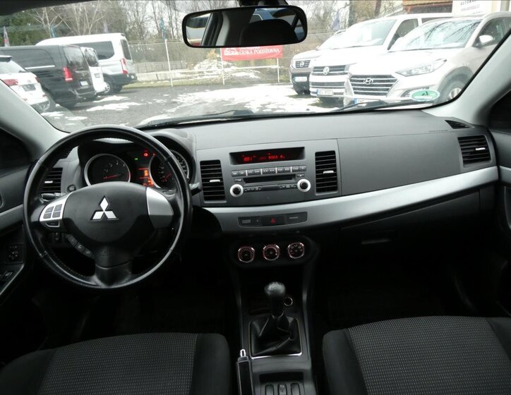 Mitsubishi Lancer 23