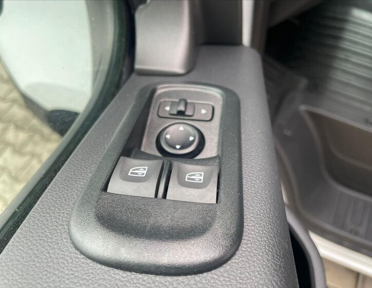 Nissan Interstar Skříň 2,3 l 100 kw