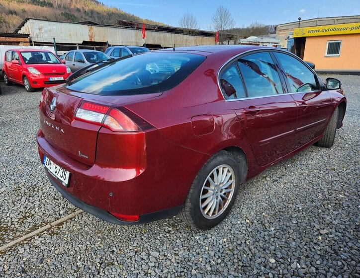 Renault Laguna Sedan / Limuzína 2,0 l 103 kw